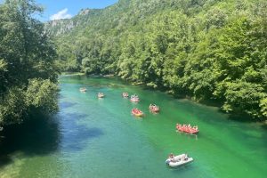 Održana Una regata u Bosanskoj Krupi: Učesnici uživali u plovidbi smaragdnom rijekom